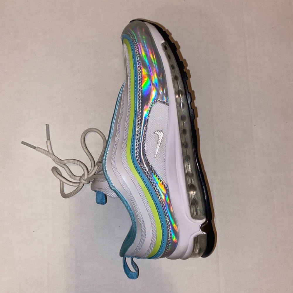Custom Air max 90’s  
7 men, 9 women